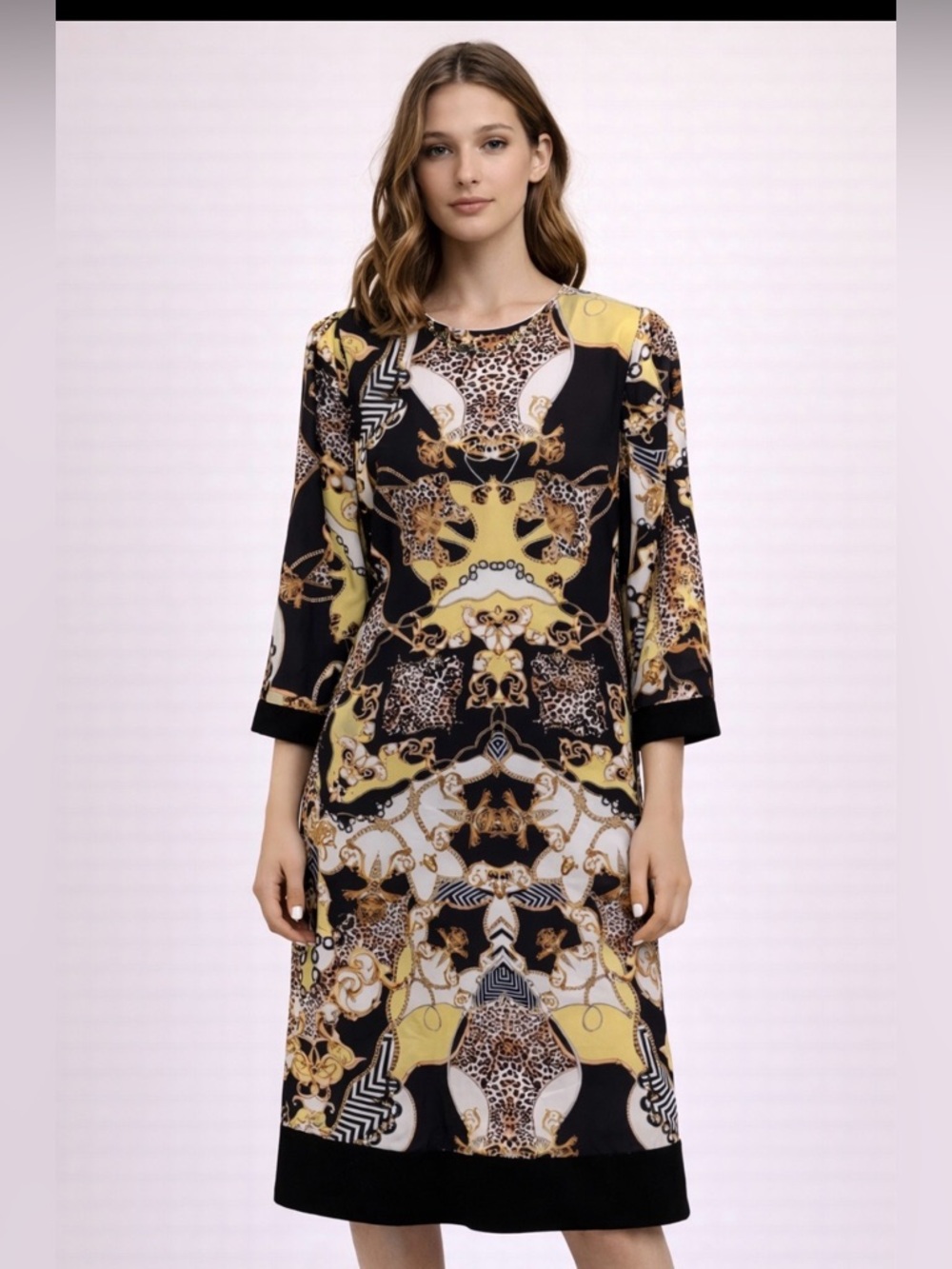 Chic Women's Midi Dress with Bold Print